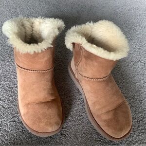 Ugg short boots with bows